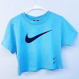 Women’s Nike Sportswear Swoosh Crop Top